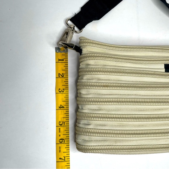 Classic BAM BAG Zip Beige Lock Key Adjustable Shoulder Bag - Picture 11 of 12